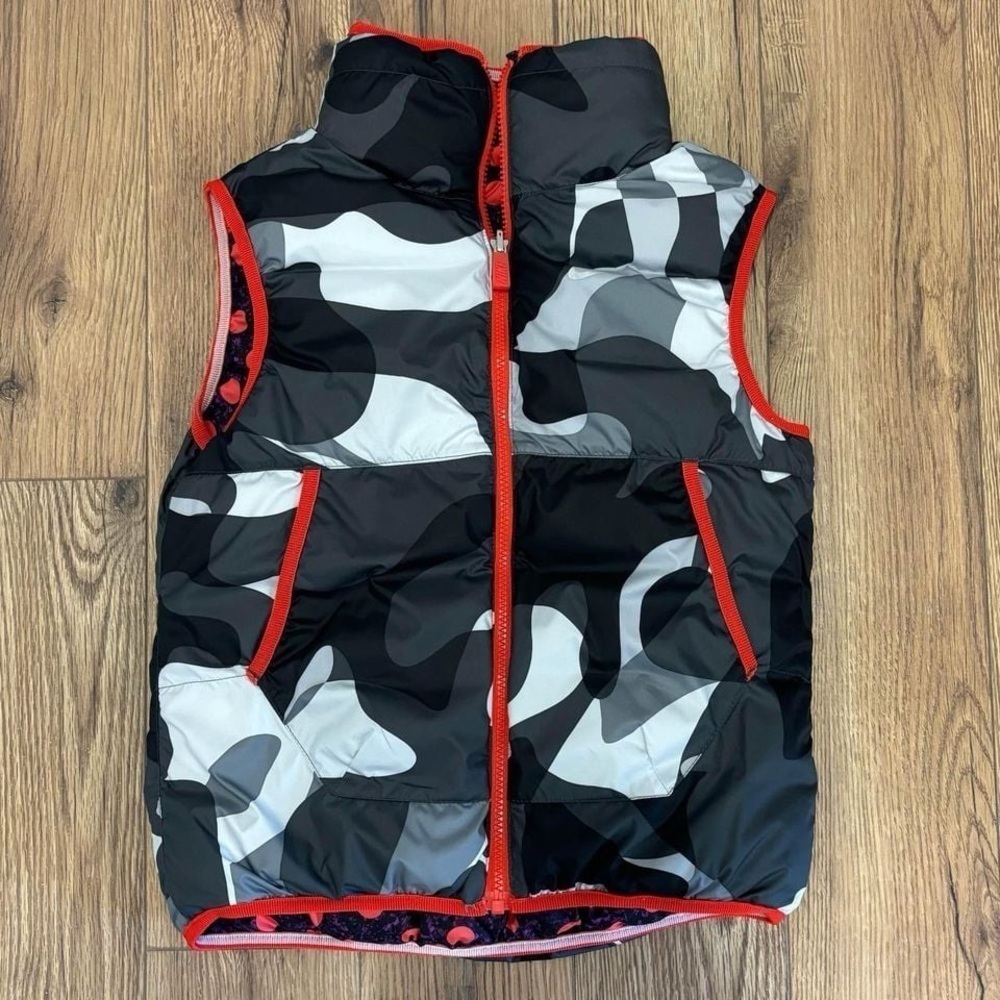 Nike Reversible Puffer Vest Camo and Polka Dots Girls Medium EUC - Picture 2 of 4